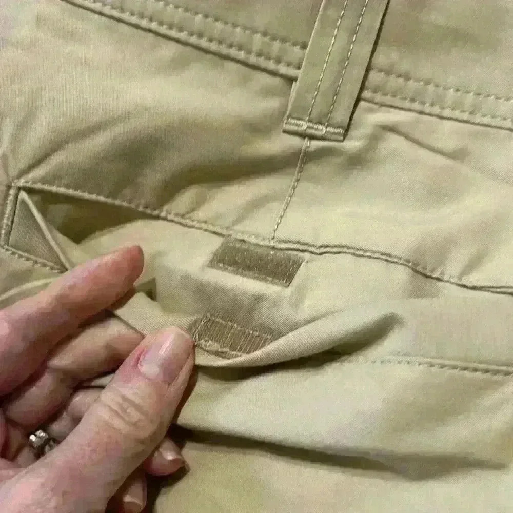 Columbia Flat Front Khaki Men’s Shorts. Size 42 - Picture 9 of 9